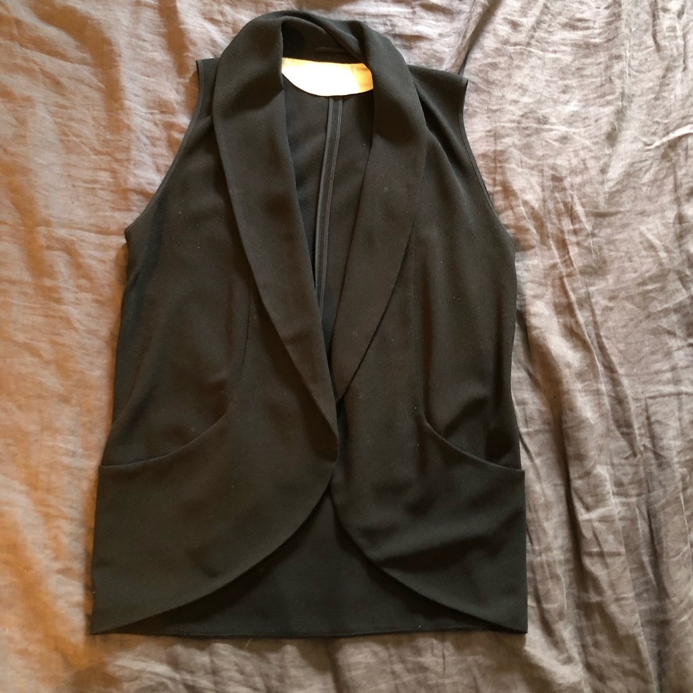 Aritzia Wilfred Chevalier vest, black